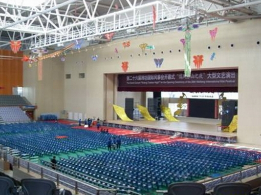 潍坊学院体育馆第十一届全运会会议室探花AV播放设备应用案例
